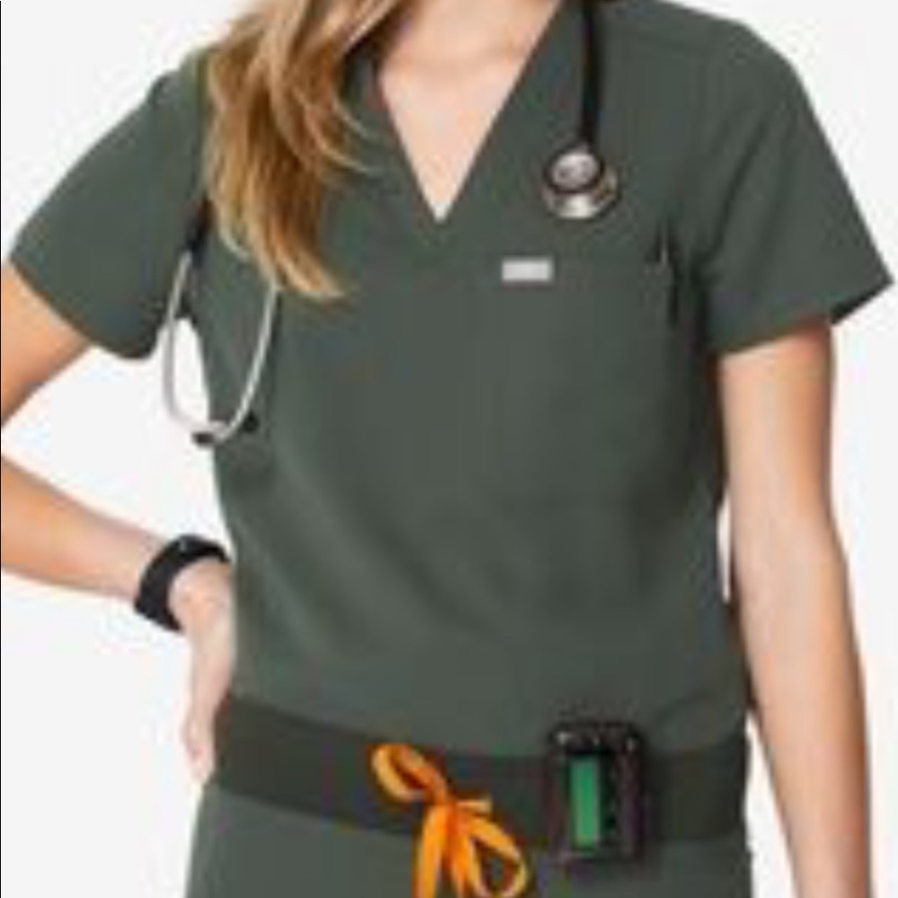 Figs Catarina moss green scrub top small